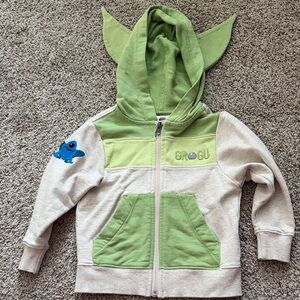 Hanna Andersson Green & Cream Grogu Ear Hoodie with Stitch Applique